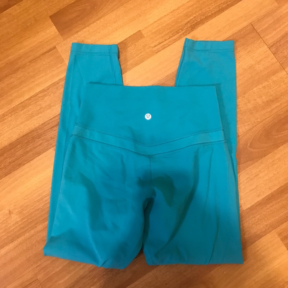 Lululemon Peacock aligns